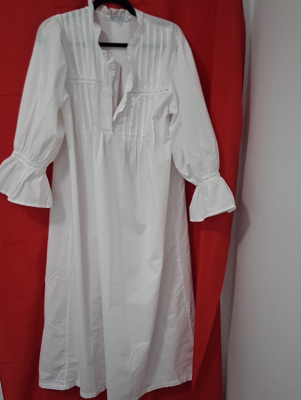 Alexander Del Rossa White Nightgown Long Sleeves with Ruffled Cuffs, Size L